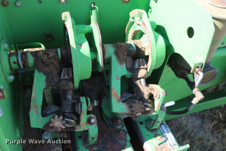 image for item DD6136 1985 John Deere 347  small square baler