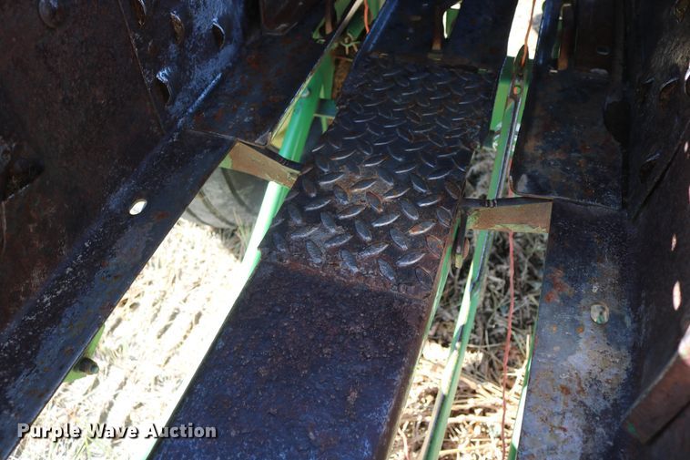 image for item DD6136 1985 John Deere 347  small square baler