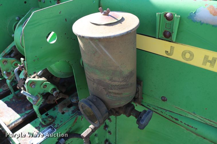 image for item DD6136 1985 John Deere 347  small square baler