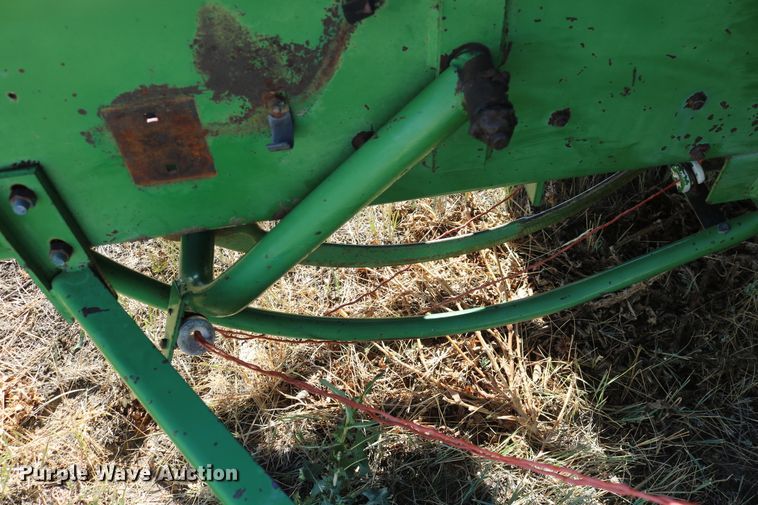 image for item DD6136 1985 John Deere 347  small square baler