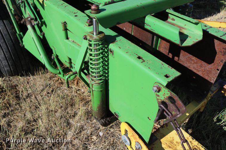 image for item DD6136 1985 John Deere 347  small square baler