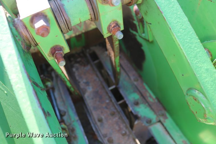 image for item DD6136 1985 John Deere 347  small square baler