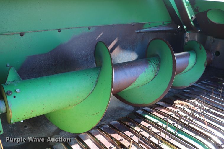 image for item DD6136 1985 John Deere 347  small square baler