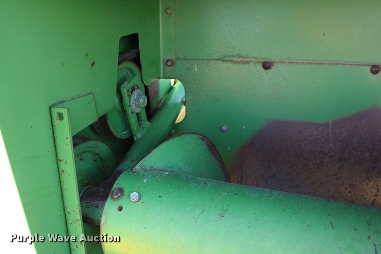 image for item DD6136 1985 John Deere 347  small square baler