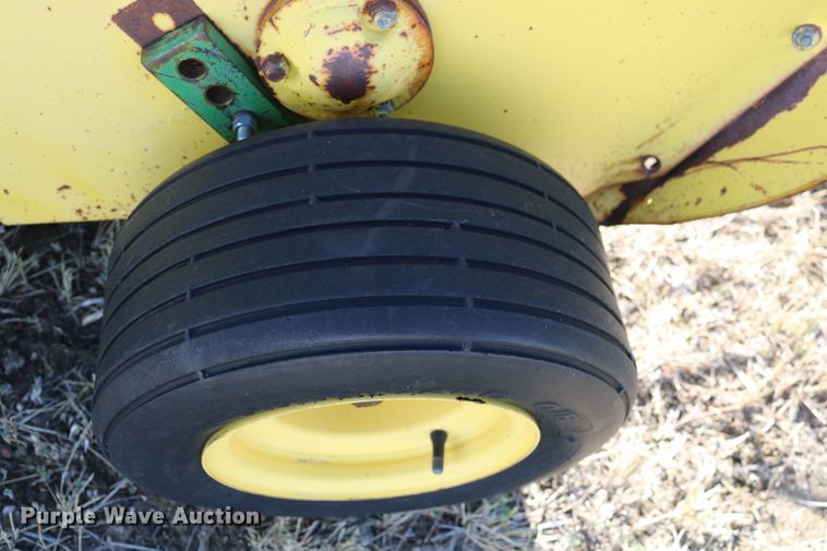 image for item DD6136 1985 John Deere 347  small square baler