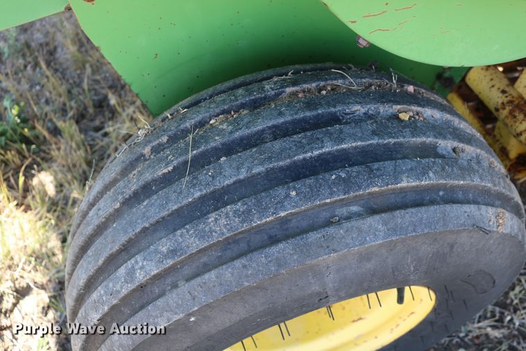 image for item DD6136 1985 John Deere 347  small square baler