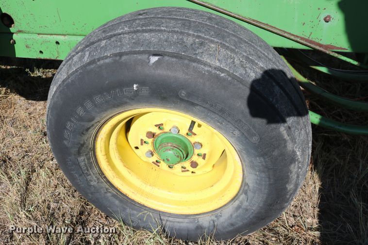 image for item DD6136 1985 John Deere 347  small square baler