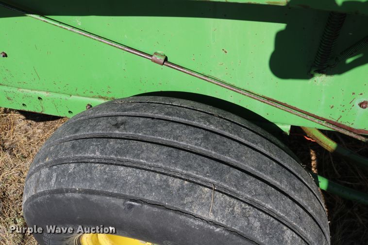 image for item DD6136 1985 John Deere 347  small square baler