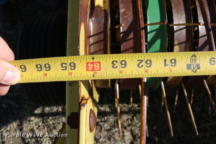 image for item DD6136 1985 John Deere 347  small square baler