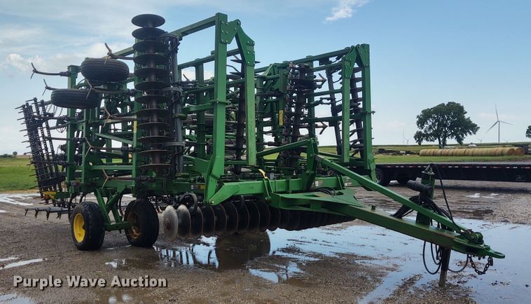 image for item DE7029 John Deere 2310 mulch finisher