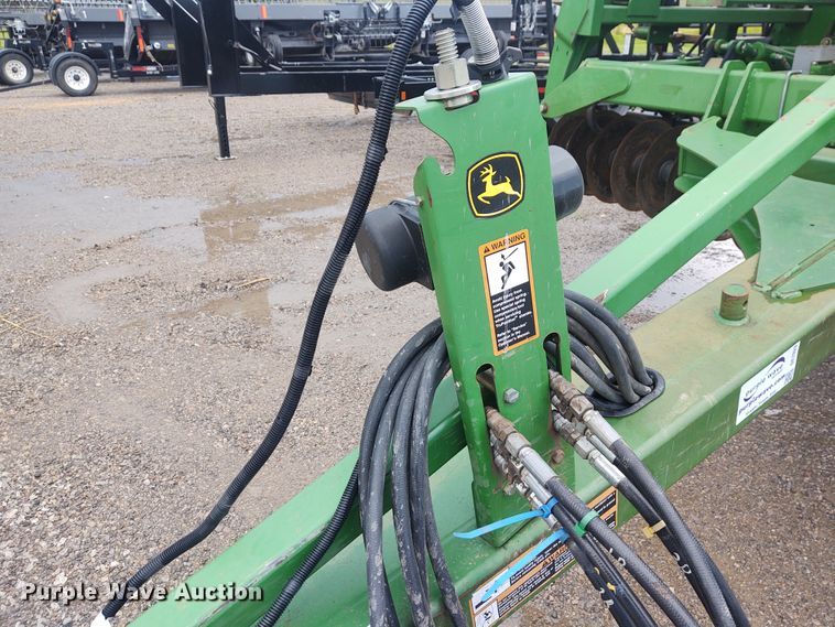 image for item DE7029 John Deere 2310 mulch finisher