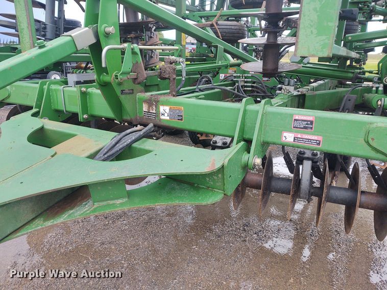 image for item DE7029 John Deere 2310 mulch finisher