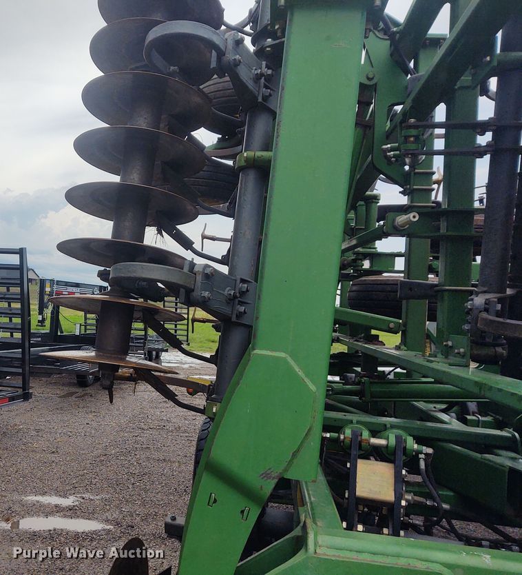 image for item DE7029 John Deere 2310 mulch finisher