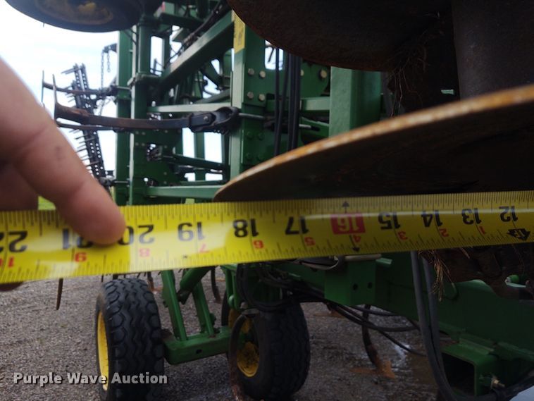 image for item DE7029 John Deere 2310 mulch finisher