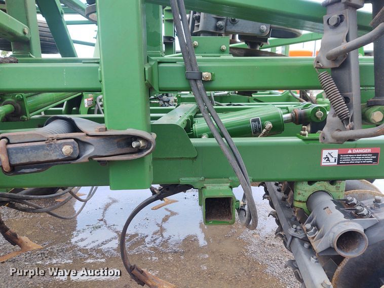 image for item DE7029 John Deere 2310 mulch finisher