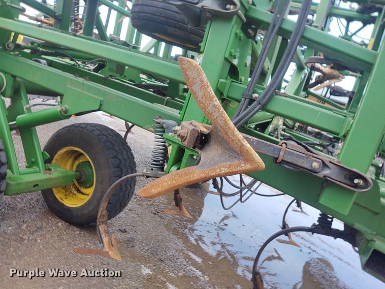 image for item DE7029 John Deere 2310 mulch finisher