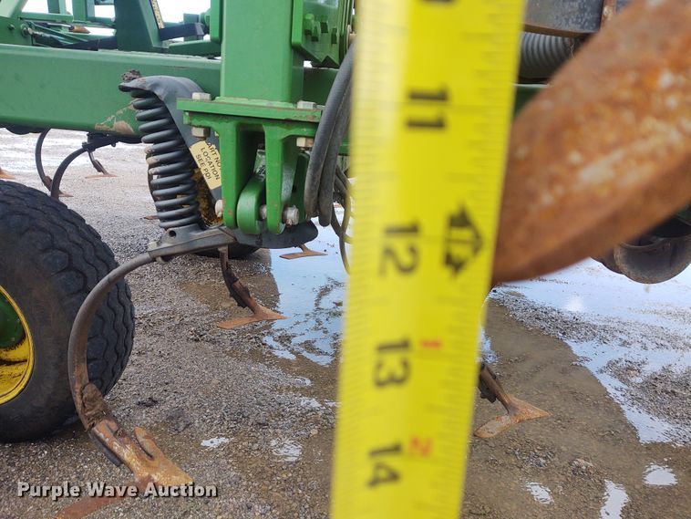 image for item DE7029 John Deere 2310 mulch finisher