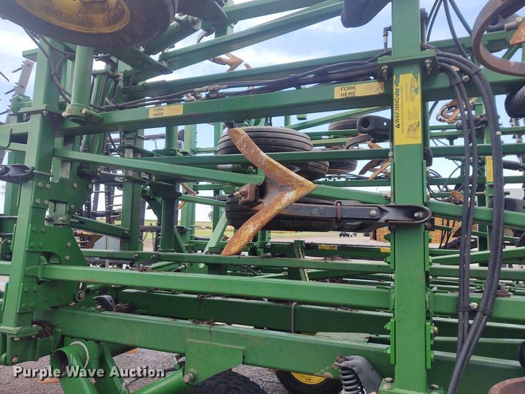 image for item DE7029 John Deere 2310 mulch finisher