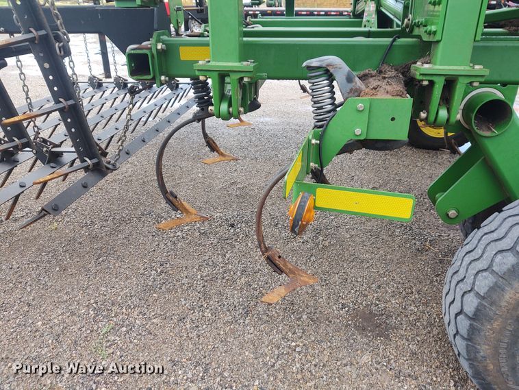 image for item DE7029 John Deere 2310 mulch finisher