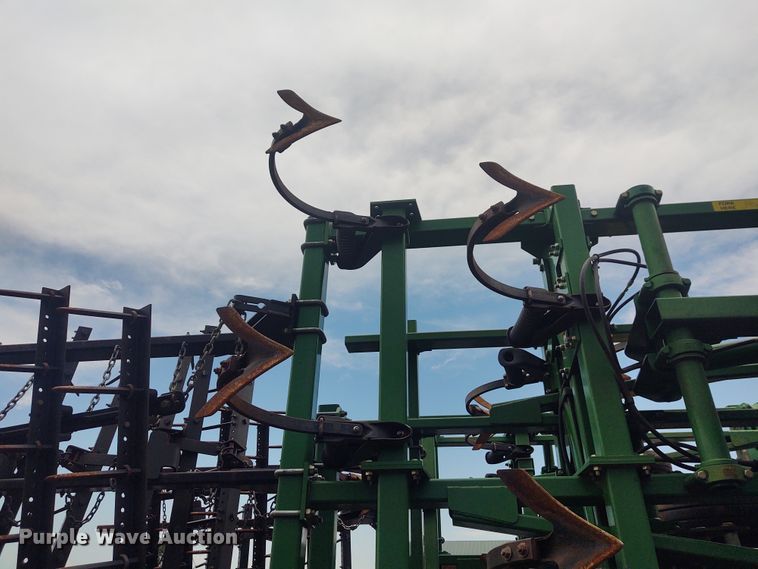 image for item DE7029 John Deere 2310 mulch finisher