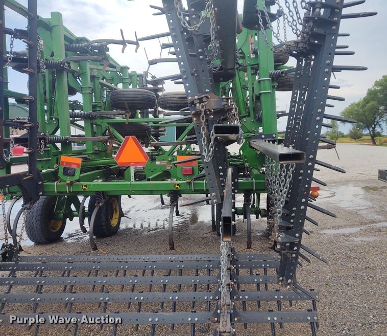 image for item DE7029 John Deere 2310 mulch finisher