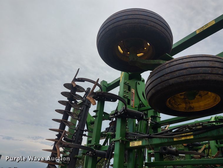 image for item DE7029 John Deere 2310 mulch finisher