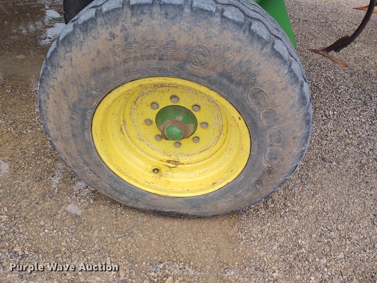 image for item DE7029 John Deere 2310 mulch finisher