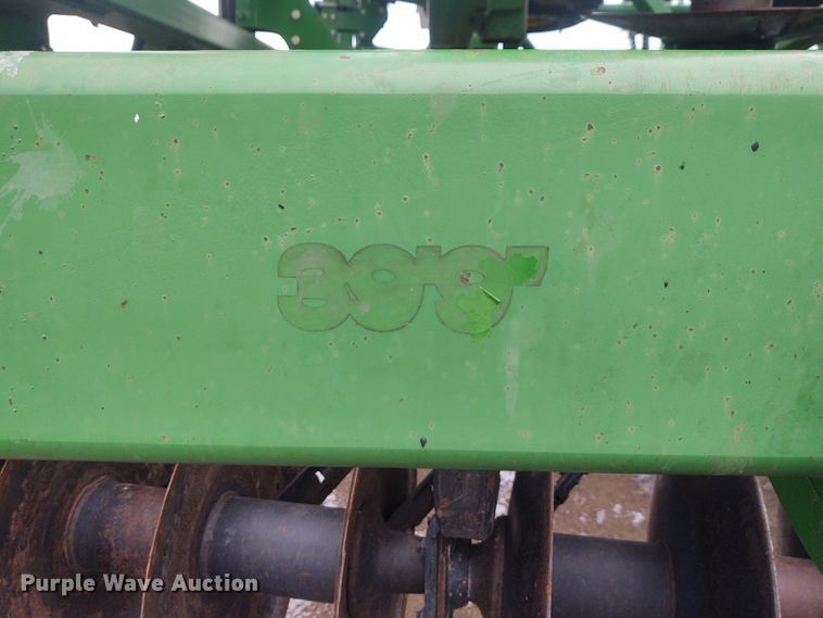 image for item DE7029 John Deere 2310 mulch finisher