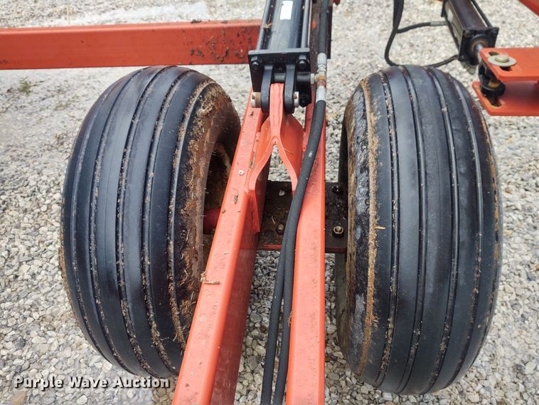 image for item DE7030 McFarlane HDL-1040-16 spike tooth harrow