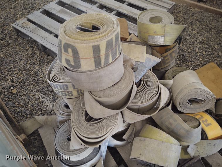 image for item DE7032 Pallet of ratchets and straps