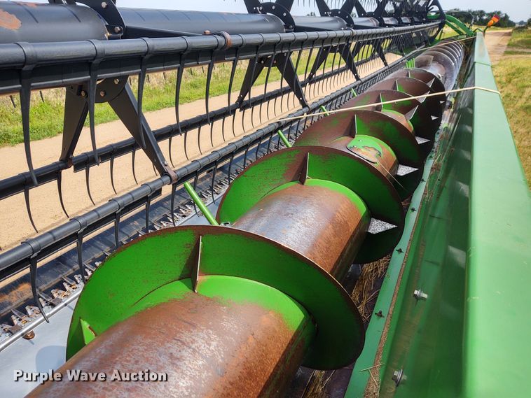 image for item DE7046 2006 John Deere 635F Hydraflex flex head