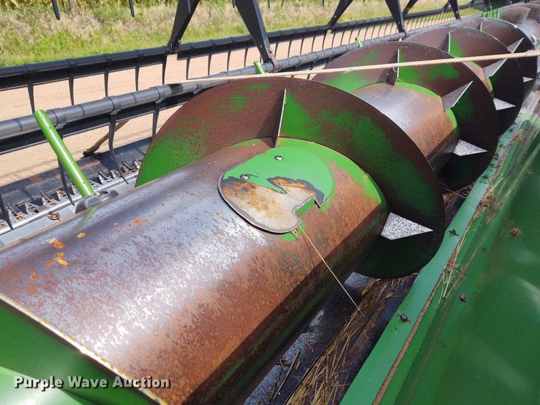 image for item DE7046 2006 John Deere 635F Hydraflex flex head