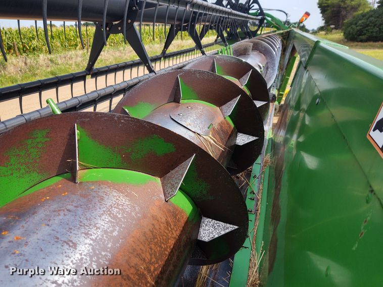 image for item DE7046 2006 John Deere 635F Hydraflex flex head