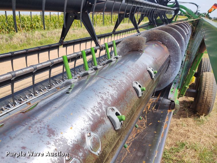 image for item DE7046 2006 John Deere 635F Hydraflex flex head