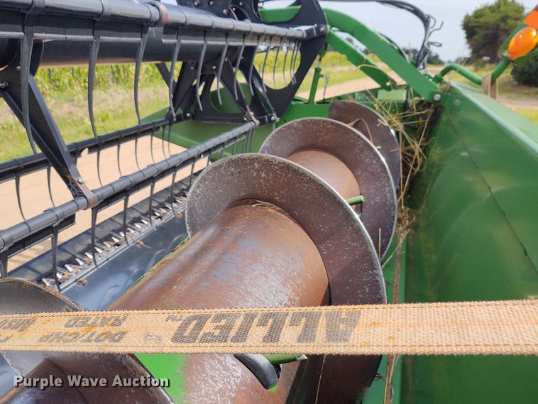 image for item DE7046 2006 John Deere 635F Hydraflex flex head