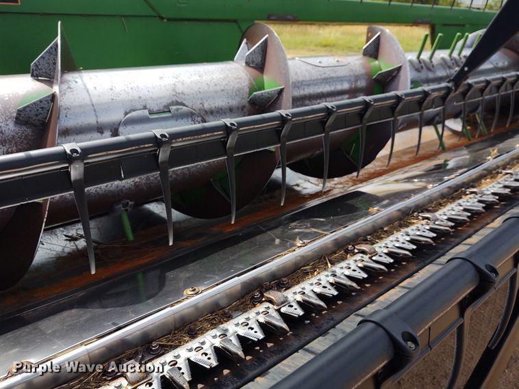 image for item DE7046 2006 John Deere 635F Hydraflex flex head