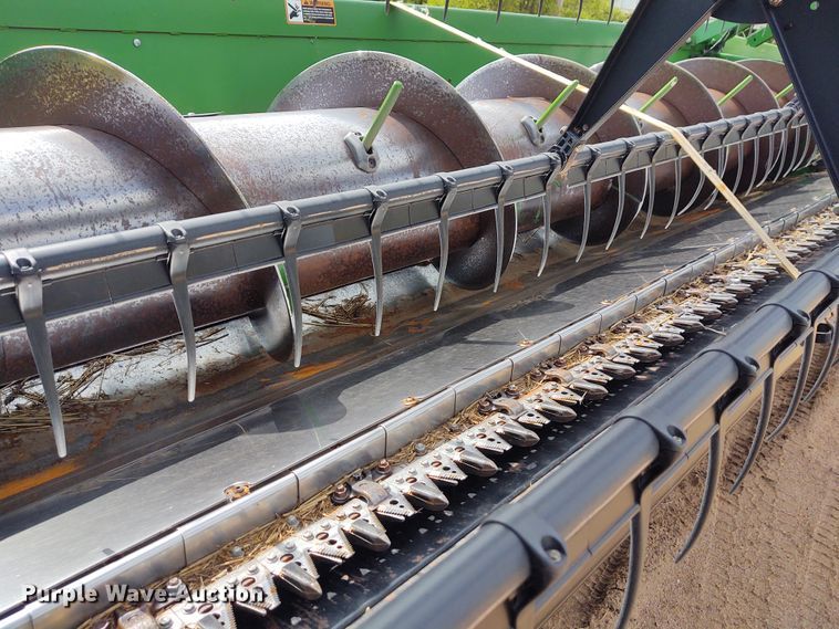 image for item DE7046 2006 John Deere 635F Hydraflex flex head