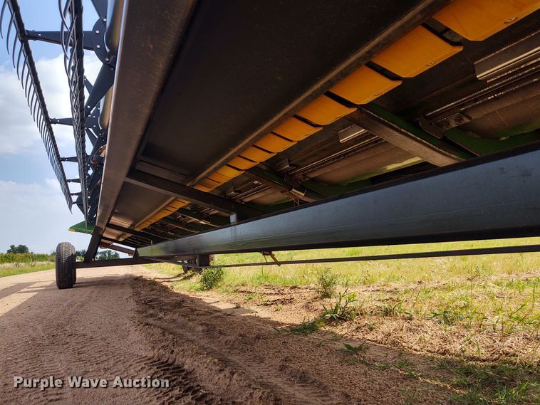 image for item DE7046 2006 John Deere 635F Hydraflex flex head