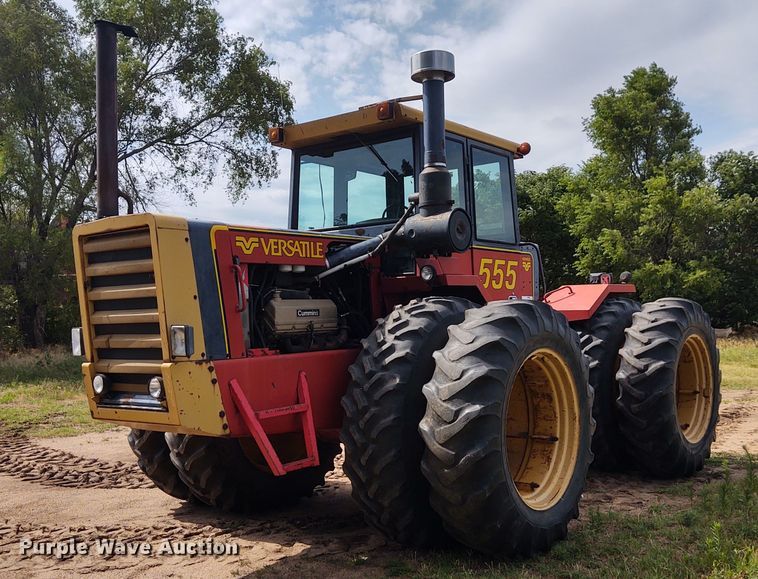 image for item DE7047 1980 Versatile 555  4WD tractor