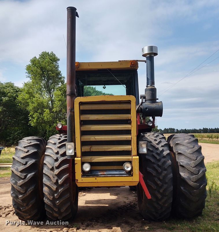 image for item DE7047 1980 Versatile 555  4WD tractor