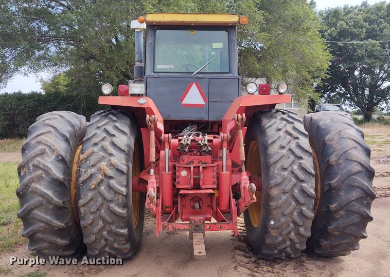 image for item DE7047 1980 Versatile 555  4WD tractor