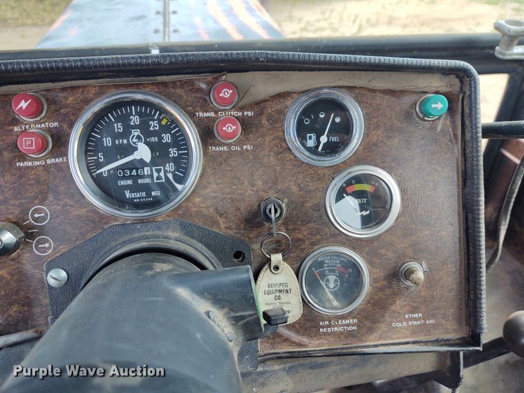 image for item DE7047 1980 Versatile 555  4WD tractor