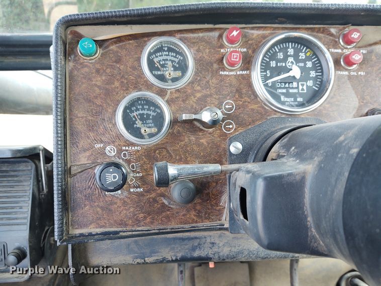 image for item DE7047 1980 Versatile 555  4WD tractor