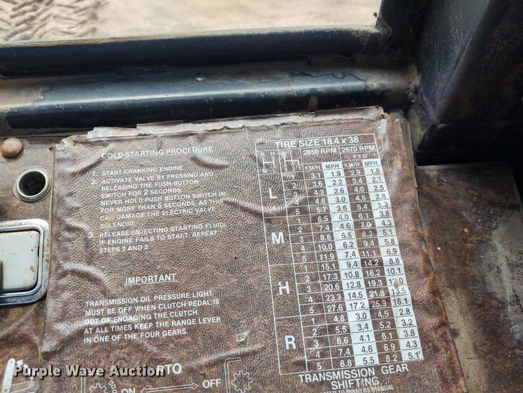 image for item DE7047 1980 Versatile 555  4WD tractor