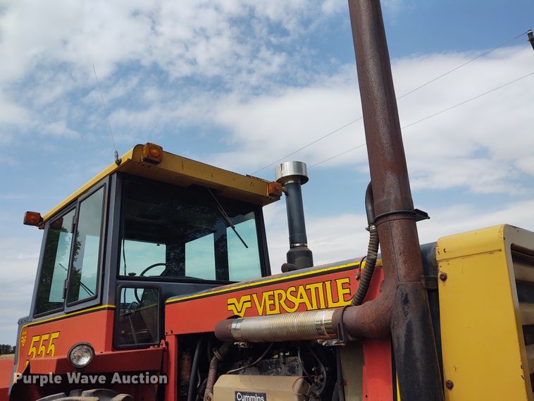 image for item DE7047 1980 Versatile 555  4WD tractor