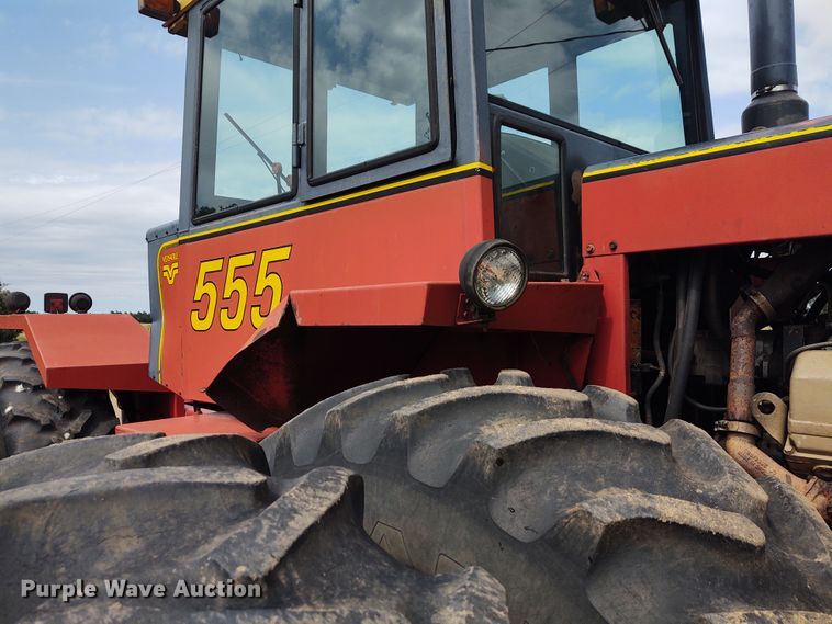 image for item DE7047 1980 Versatile 555  4WD tractor