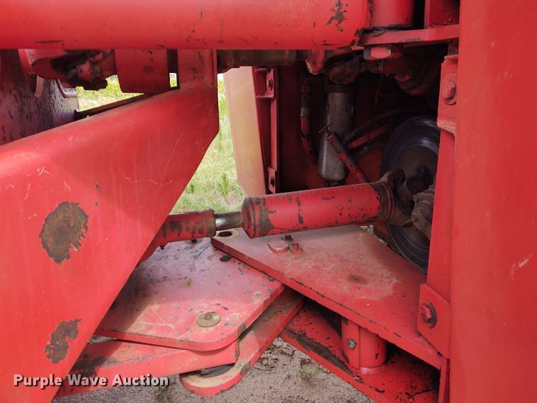 image for item DE7047 1980 Versatile 555  4WD tractor