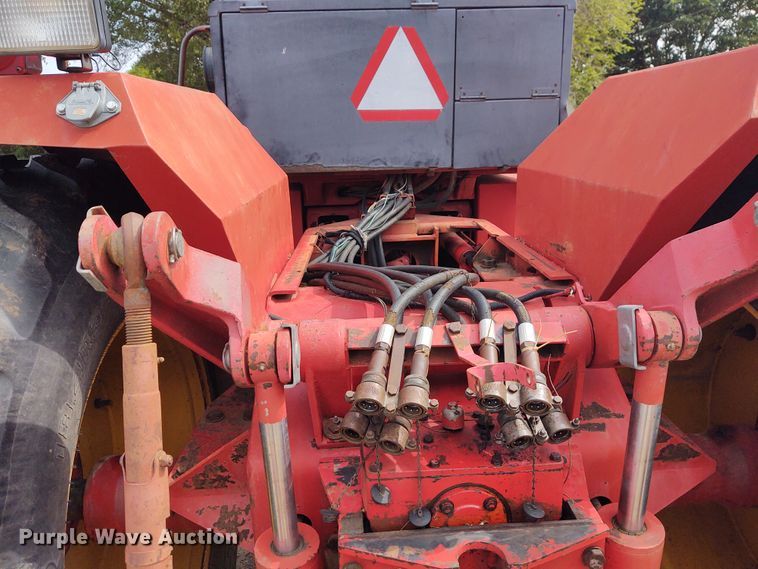 image for item DE7047 1980 Versatile 555  4WD tractor