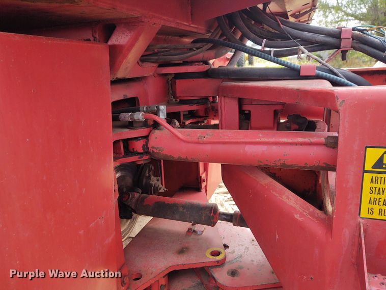 image for item DE7047 1980 Versatile 555  4WD tractor