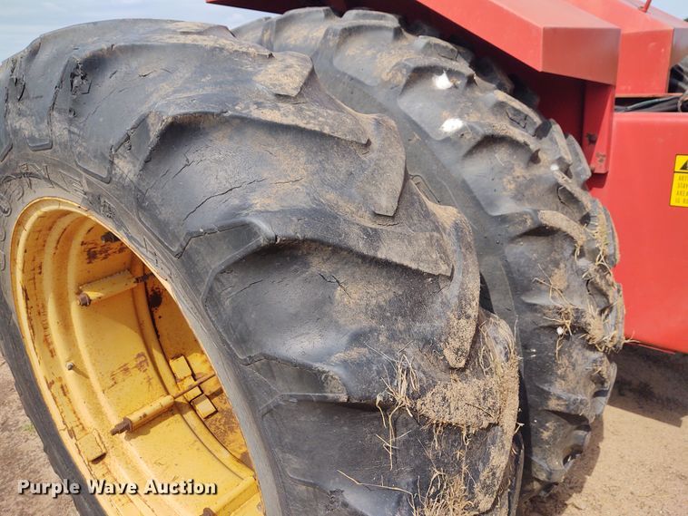 image for item DE7047 1980 Versatile 555  4WD tractor